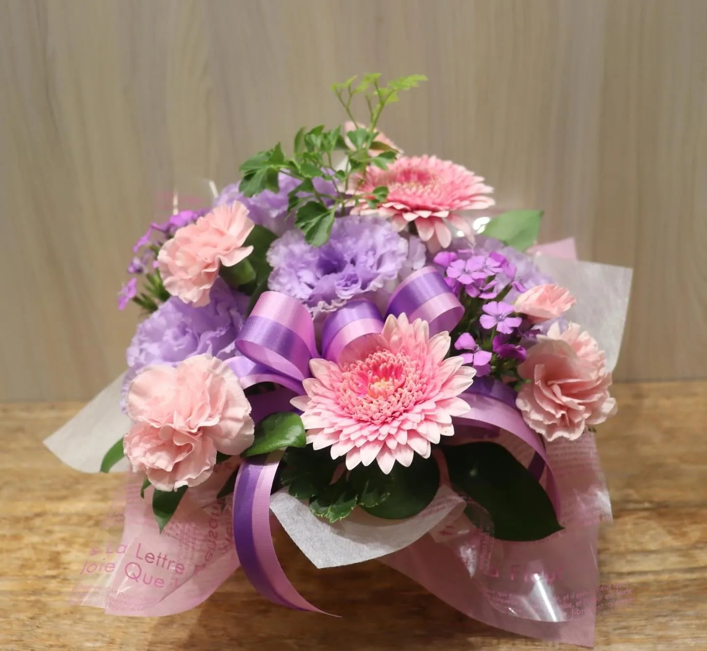 家族として過ごしてきた大切なペットに贈るお供えアレンジ😌