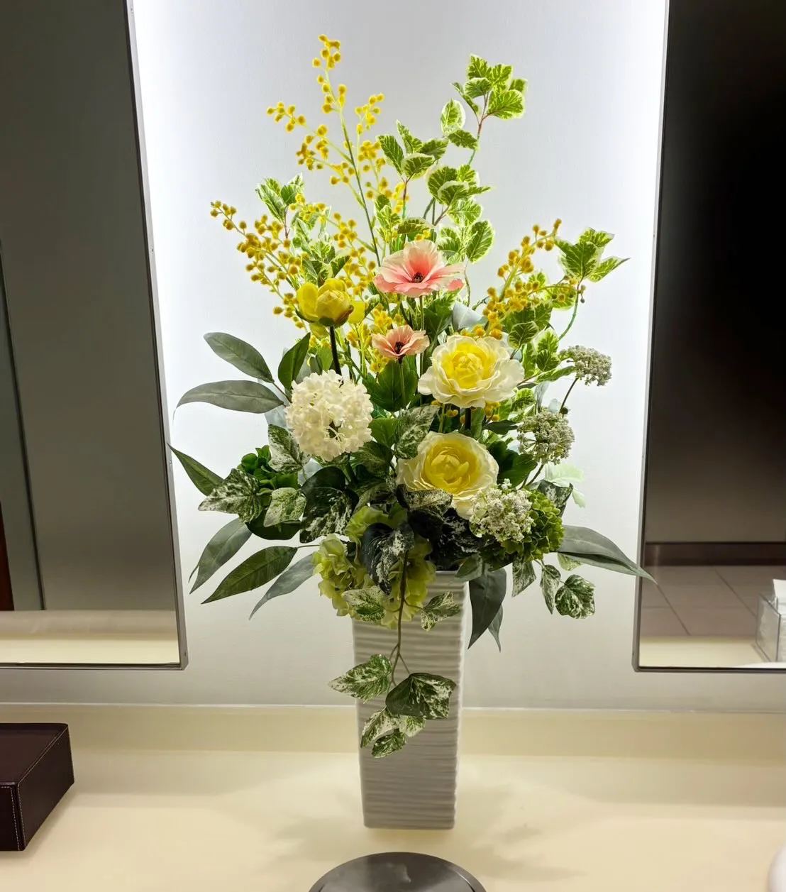 🌸レクサス様へアーティフィシャルフラワー(造花)の春アレンジ...