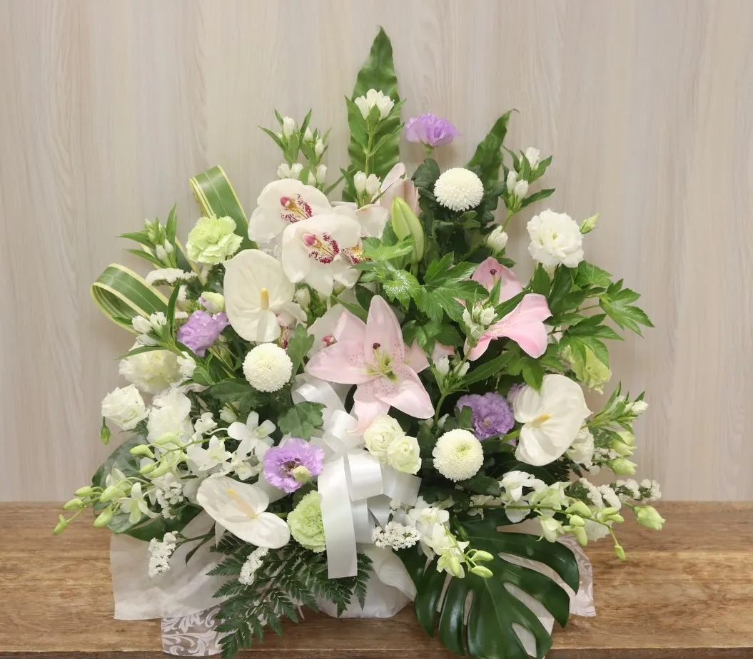 【お盆のお花🌿】優しい色合いのお供えアレンジ&営業日のご案内