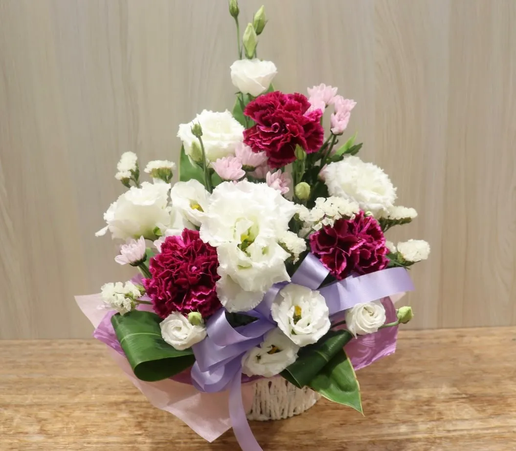 【お盆のお花🌿】優しい色合いのお供えアレンジ&営業日のご案内