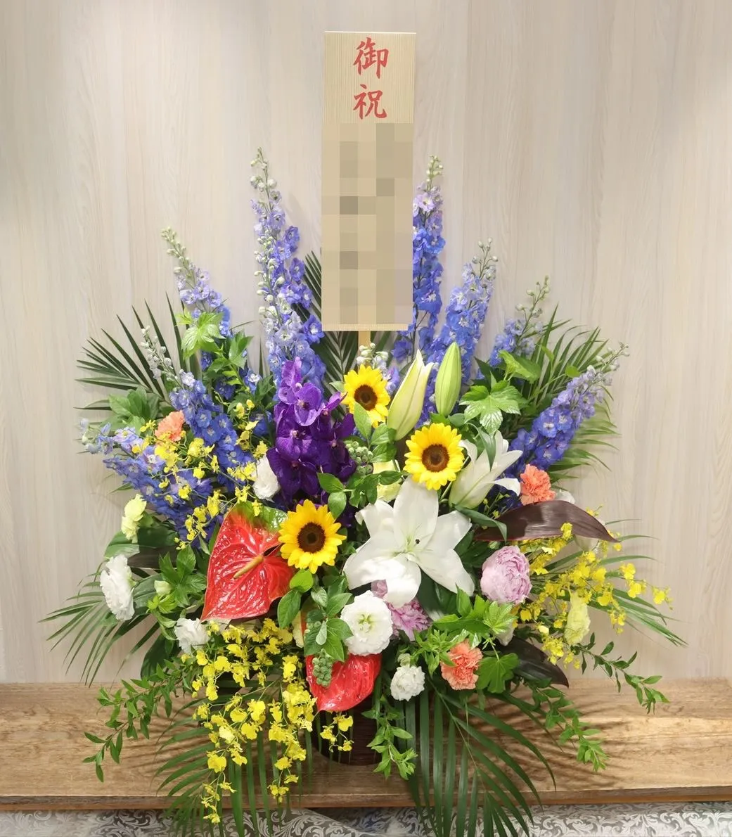 【明日から営業再開📢】夏の豪華な大型アレンジメント🌻